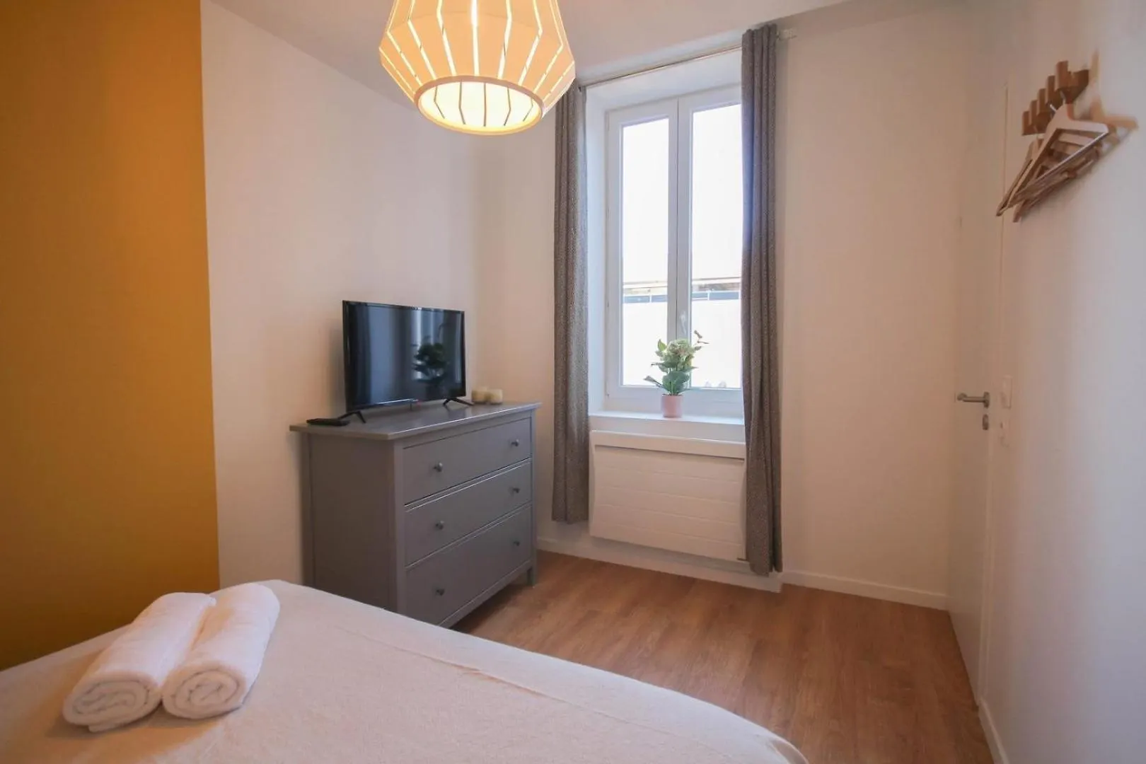 Lille Centre - Nice And Functional Ap. 2Bdrm 0*,  France